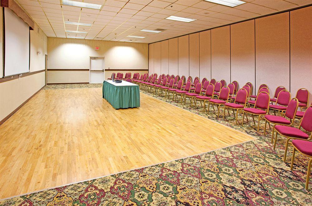 Country Inn & Suites By Radisson, Sidney, Ne Buitenkant foto